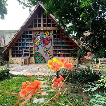 Kokrobite Gardens Restaurant And Guest House المظهر الخارجي الصورة