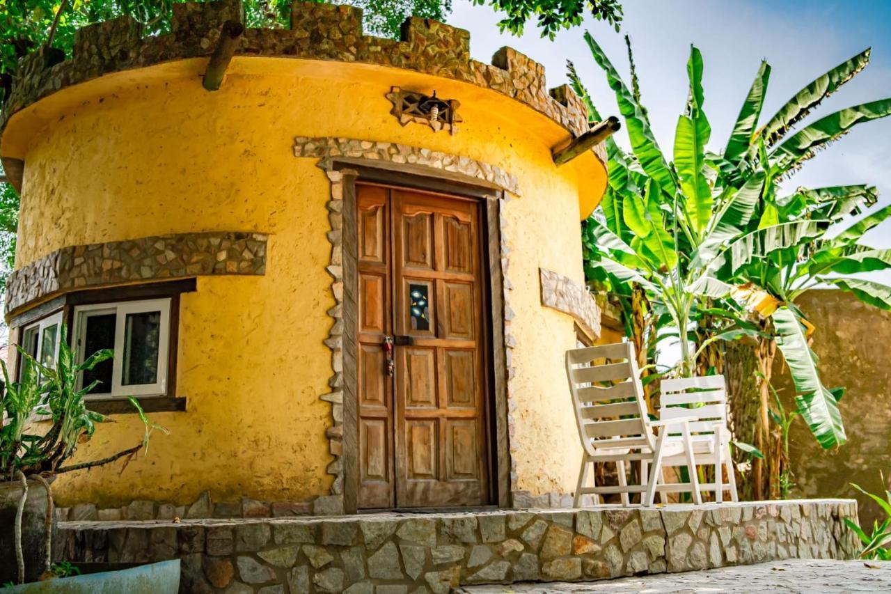 Kokrobite Gardens Restaurant And Guest House المظهر الخارجي الصورة